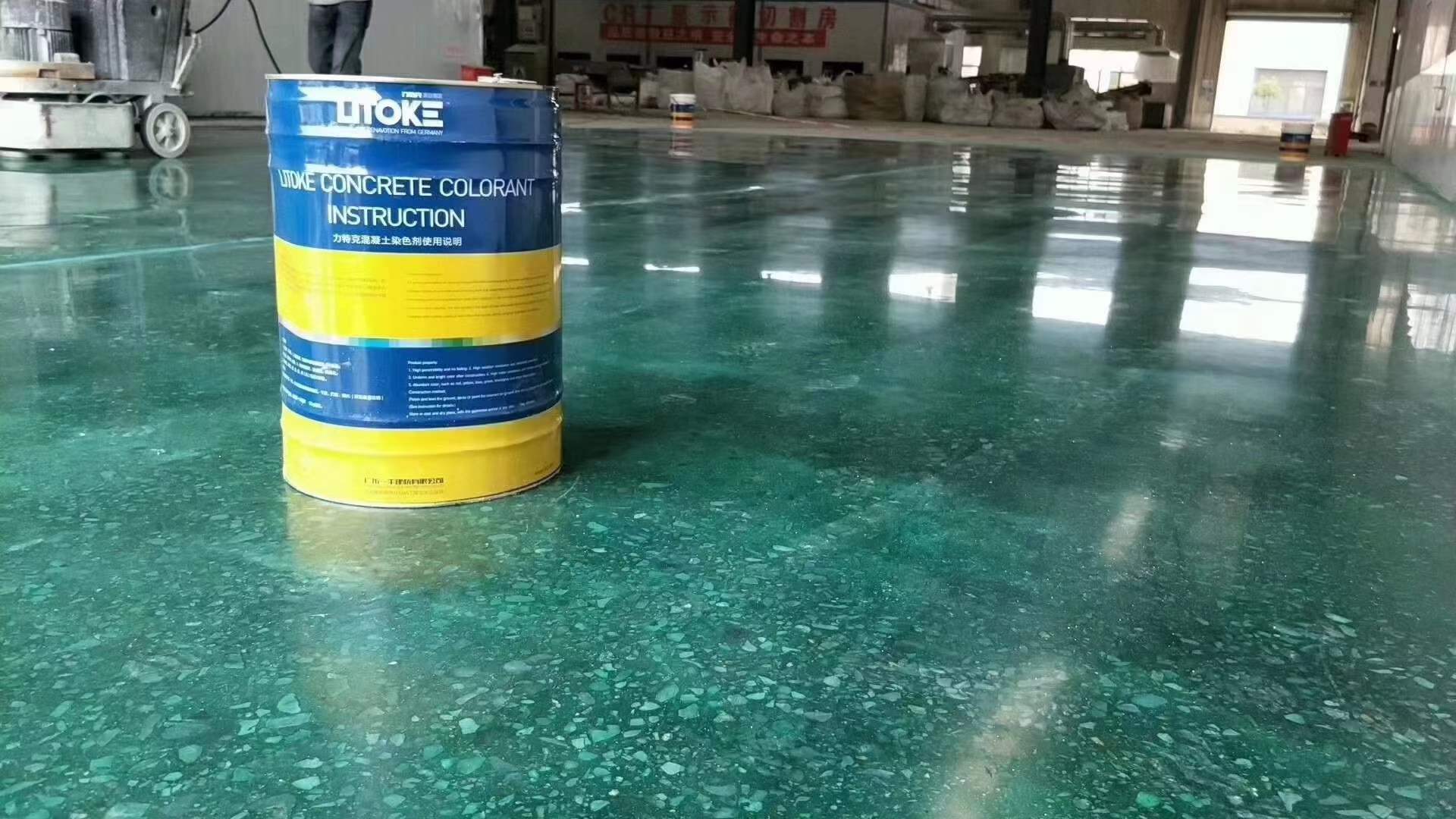 亮而不滑的地坪拋光液，濃縮滲透型地坪光亮劑！