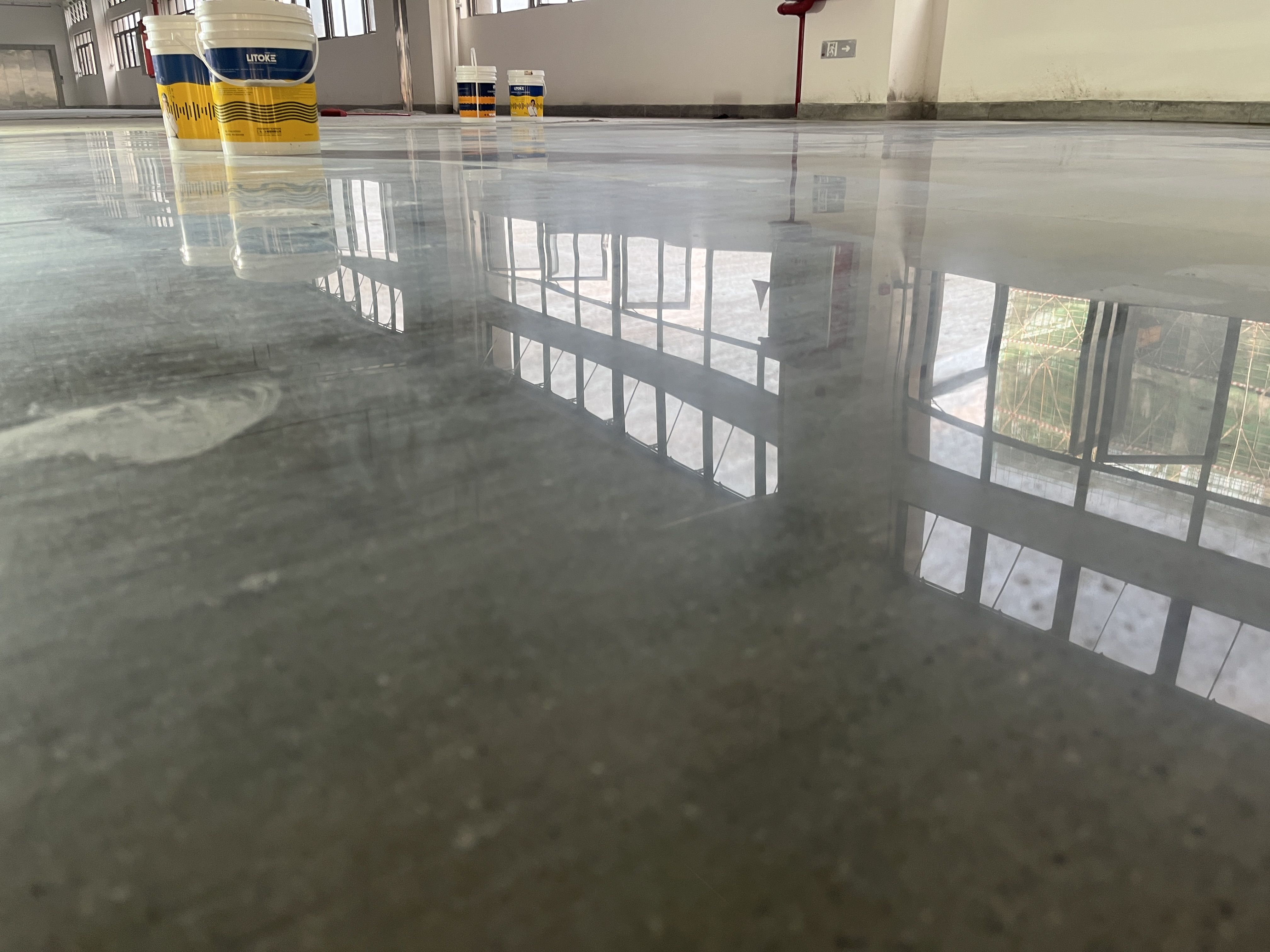 廠房地面做混凝土密封固化劑好嗎